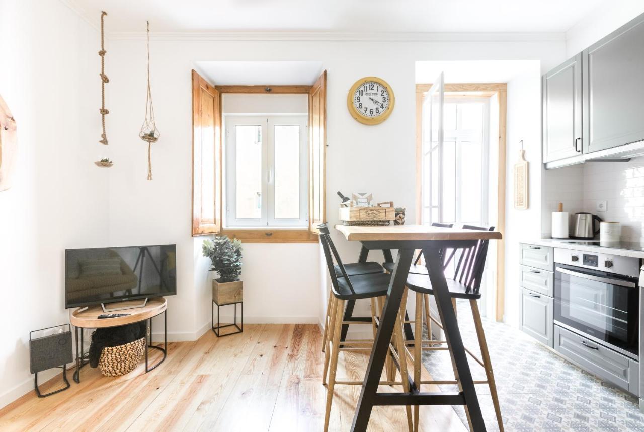 Feel Home In This Stunning Renovated Nest In Graca Lisboa Kültér fotó