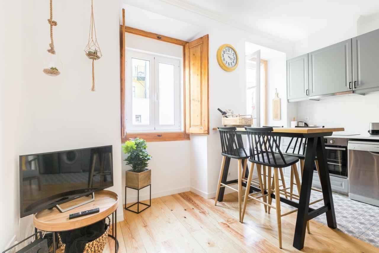 Feel Home In This Stunning Renovated Nest In Graca Lisboa Kültér fotó
