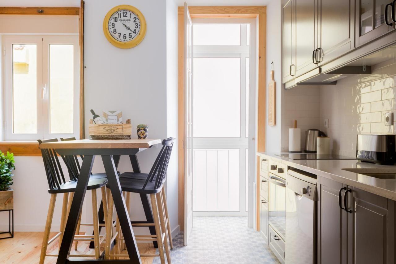 Feel Home In This Stunning Renovated Nest In Graca Lisboa Kültér fotó